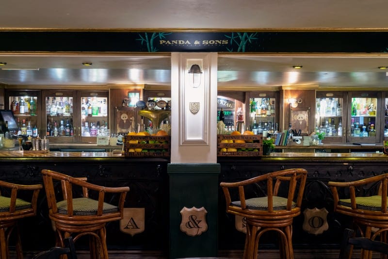 Ghé thăm những quán bar ẩn mình độc đáo 7 Wanderlust Tips ghe tham nhung quan bar an minh vong quanh the gioi 03