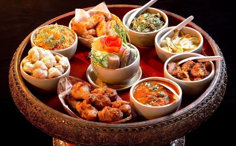 Tạp chí Du lịch Wanderlust Tips Khám phá văn hóa dùng bữa tối Khantoke truyền thống của người Thái Lan