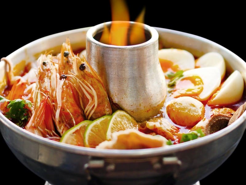 Thưởng thức những hương vị lẩu đặc trưng của châu Á 7 Wanderlust Tips thuong thuc huong vi lau dac trung cua chau A 03