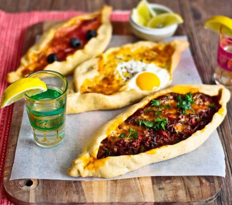 Tạp chí Du lịch Wanderlust Tips Kiymali Pide: Món bánh pizza của riêng Thổ Nhĩ Kỳ