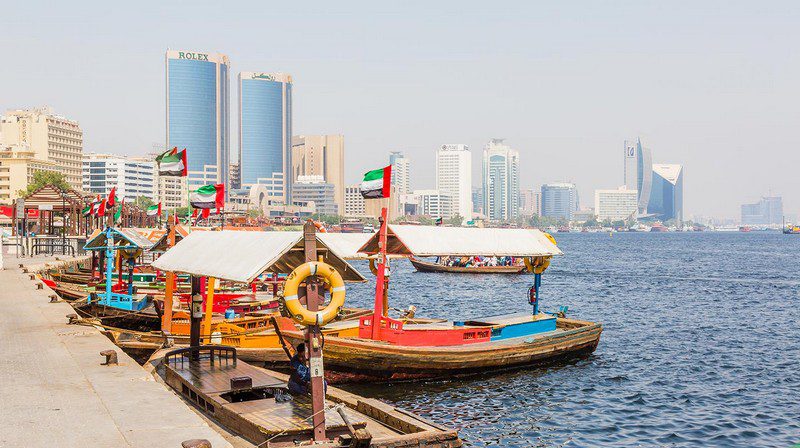 Tạp chí Du lịch Wanderlust Tips Trải nghiệm thuyền Abra để cảm nhận một Dubai xa hoa mà truyền thống