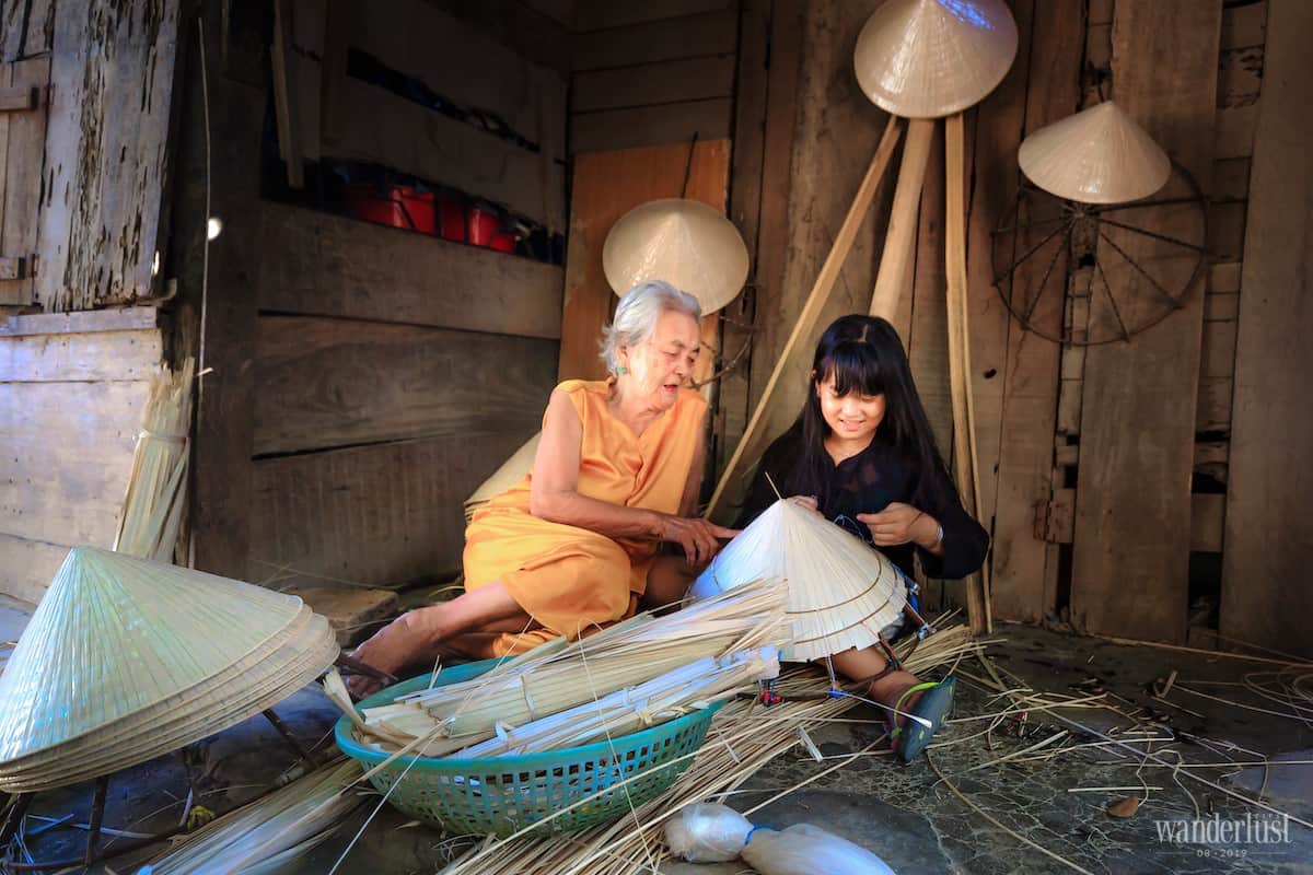 Tạp chí Du lịch Wanderlust Tips Về làng chuông nghe nón kể chuyện