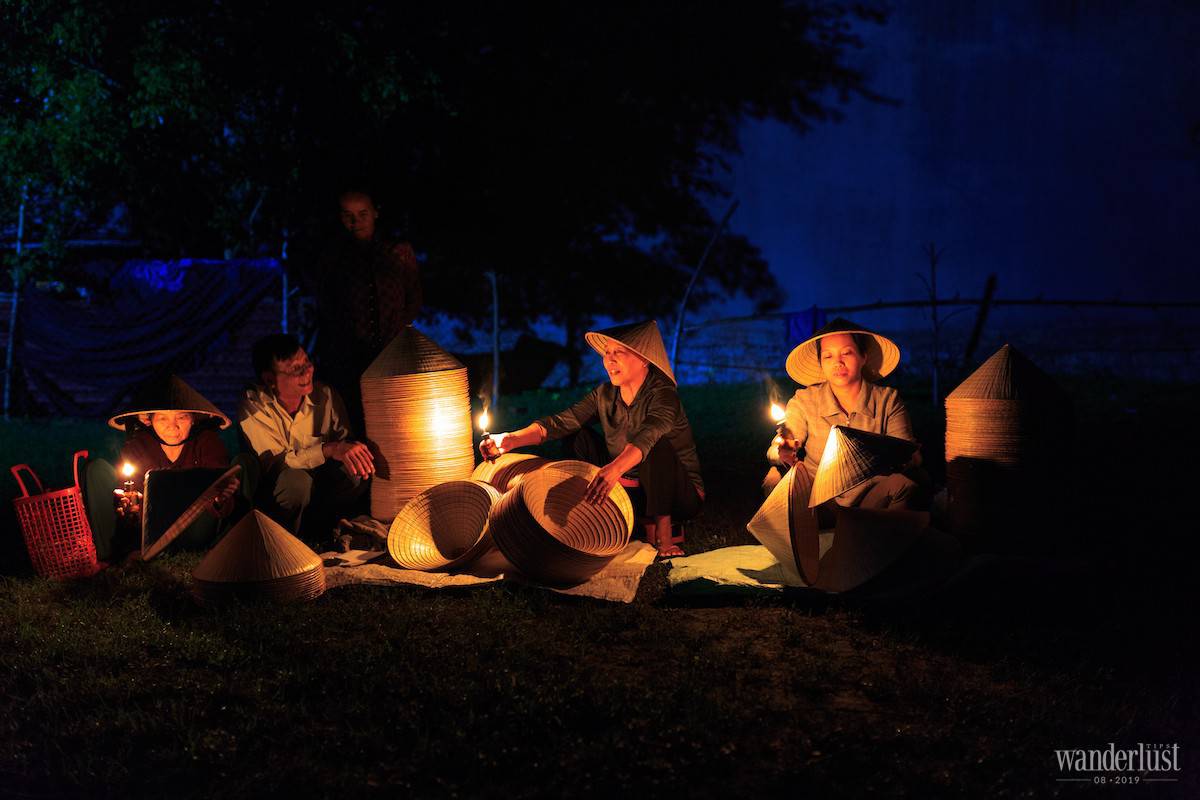 Tạp chí Du lịch Wanderlust Tips Về làng chuông nghe nón kể chuyện