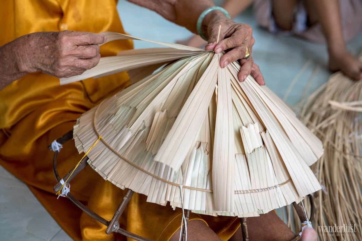 Tạp chí Du lịch Wanderlust Tips Về làng chuông nghe nón kể chuyện