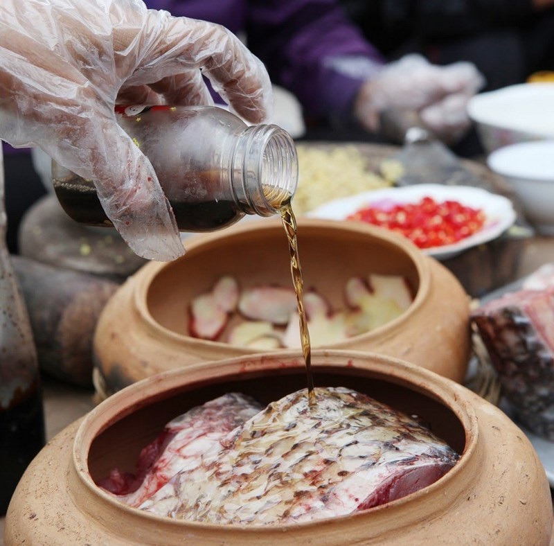 Tạp chí Du lịch Wanderlust Tips | Tạp chí Du lịch Wanderlust Tips | Cá kho nồi đất làng Vũ Đại lưu giữ hương vị truyền thống