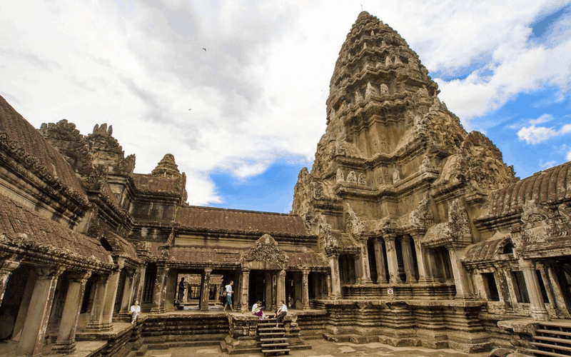 Tạp chí Du lịch Wanderlust Tips | Campuchia: Siết chặt hoạt động kinh doanh ăn uống tại Angkor Wat