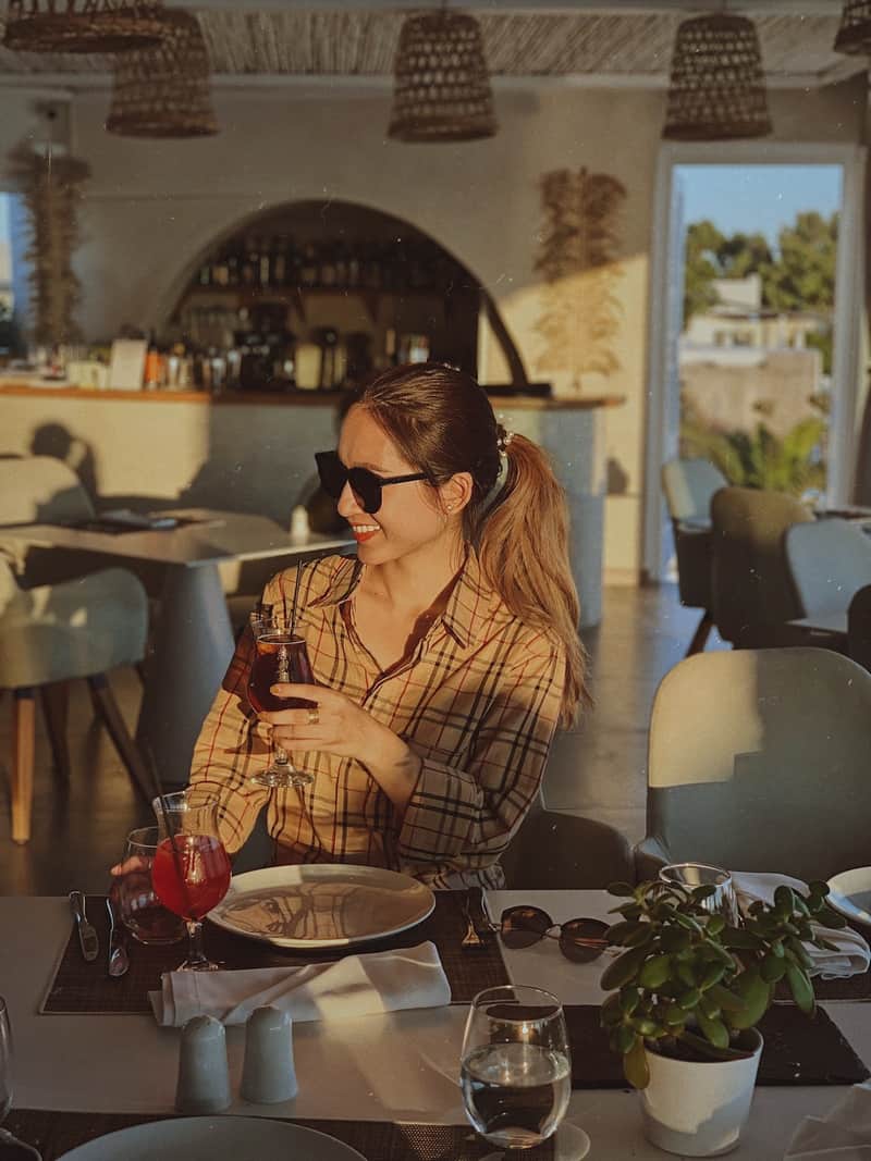 Hành trình du lịch gia đình đáng nhớ tới hòn đảo thiên đường Santorini 14 wanderlust tips cung gia dinh nho ghe tham hon dao thien duong santorini 11