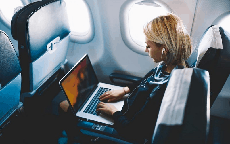 Tạp chí Du lịch Wanderlust Tips | Macbook Pro 15 inch bị cấm mang lên máy bay
