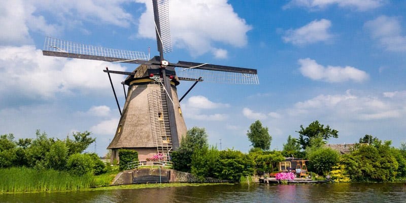 wanderlust tips niu giu an yen o lang coi xay gio Kinderdijk ha lan 11