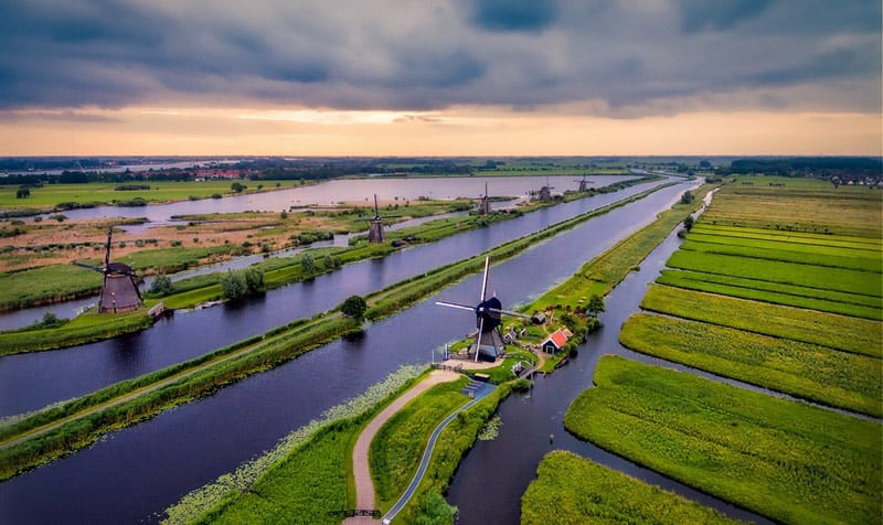 Níu giữ an yên ở ngôi làng cối xay gió Kinderdijk, Hà Lan