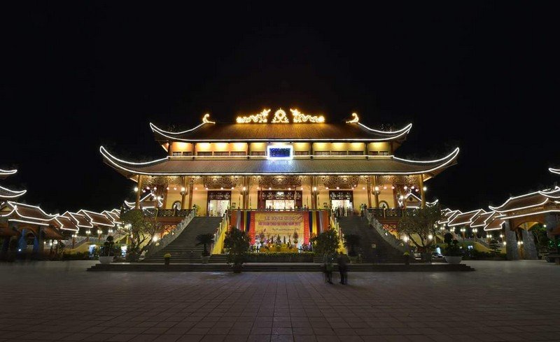 Tap chi Wanderlust Tips 6 ngoi chua me dam long nguoi mien bac 09