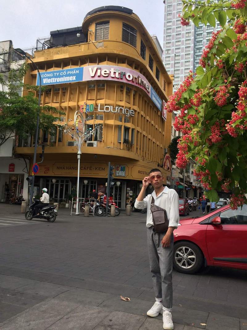 wanderlust tips chang dien vien mua 9x ghi dau an tuoi tre voi dam me xe dich 8