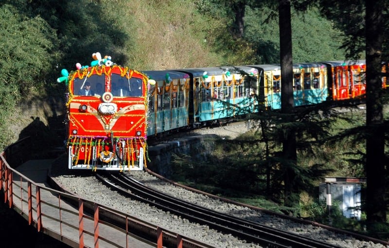 Tạp chí Du lịch Wanderlust Tips Khám phá thiên nhiên tươi đẹp trên chuyến tàu Kalka-Shimla Toy Train