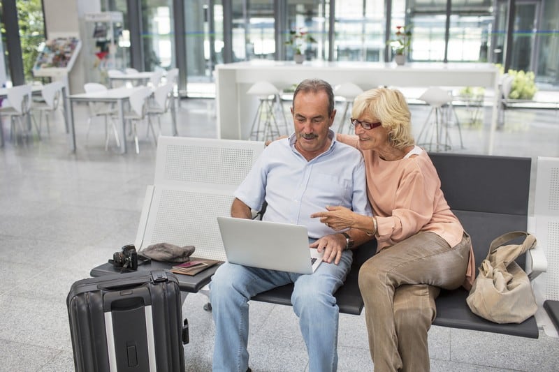 Những lưu ý khi du lịch dành cho người cao tuổi 7 Wanderlust Tips nhung luu y khi du lich danh cho nguoi cao tuoi 03