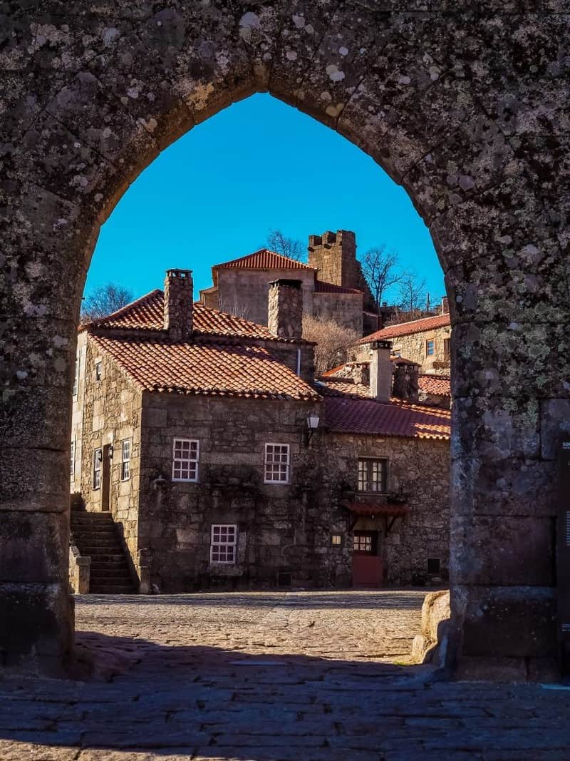 Dạo bước qua những ngôi làng quyến rũ của Bồ Đào Nha 11 Wanderlust Tips nhung ngoi lang xinh dep o bo dao nha 10