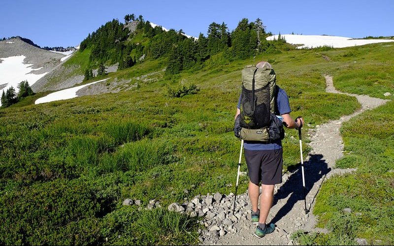 Tạp chí Du lịch Wanderlust Tips Những vật dụng cần thiết cho hành trình hiking khám phá thế giới