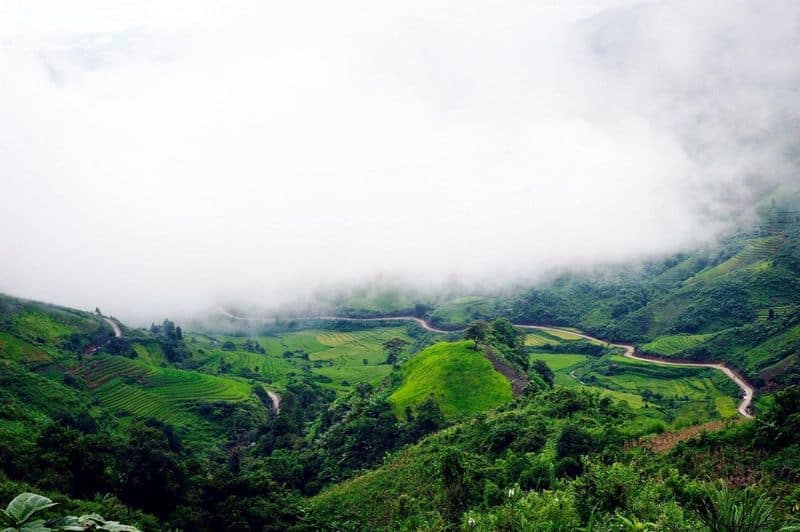 Tạp chí Du lịch Wanderlust Tips | Du lịch Sìn Hồ: Chìm đắm trong mây bồng bềnh miền núi Lai Châu