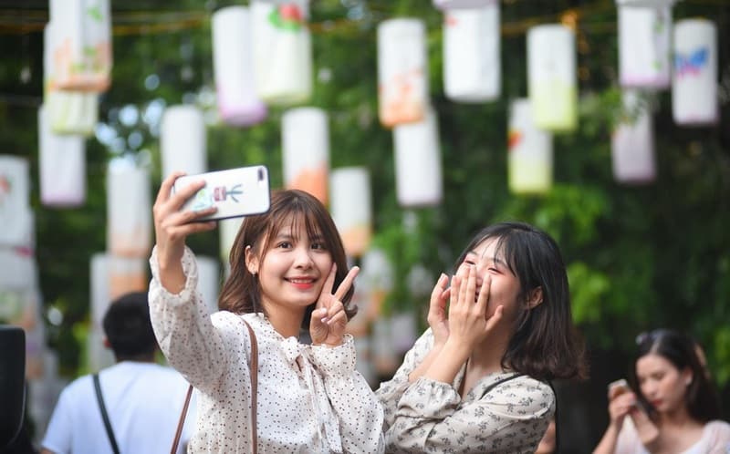 wanderlust tips pho bich hoa phung hung sac mau trung thu 2