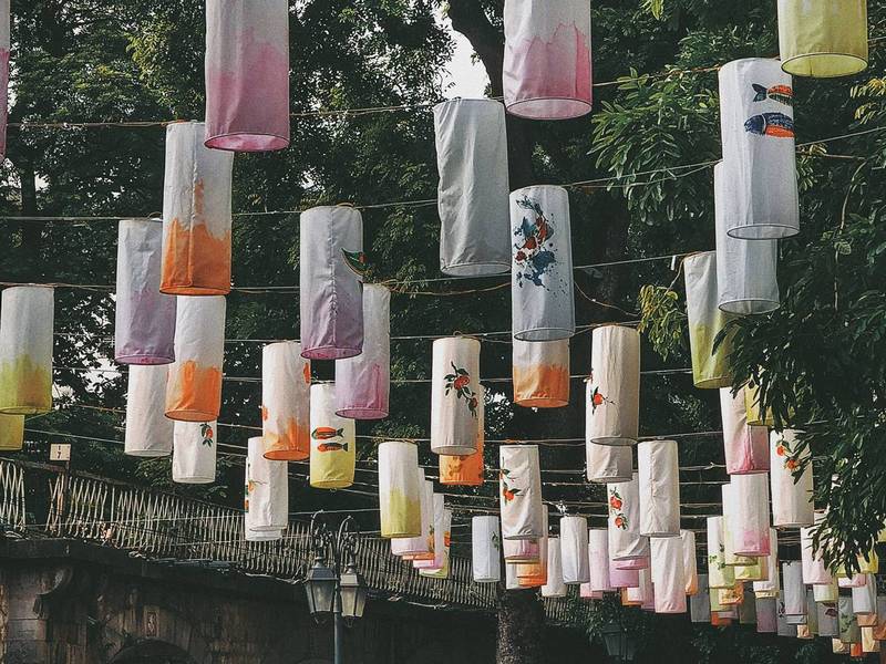 Tạp chí Du lịch Wanderlust Tips | Phố bích họa Phùng Hưng in đậm dấu ấn mùa Trung thu