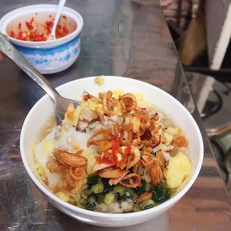 wanderlust tips thuong thuc banh duc nong giua tiet thu hanh hao 1