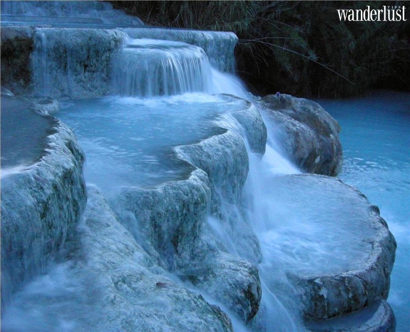 Cascate Del Mulino, suối nước nóng xanh ngọc mơ màng tại Italy 5 Tạp chí Wanderlust Tips | Cascate Del Mulino, suối nước nóng xanh ngọc mơ màng tại Italy