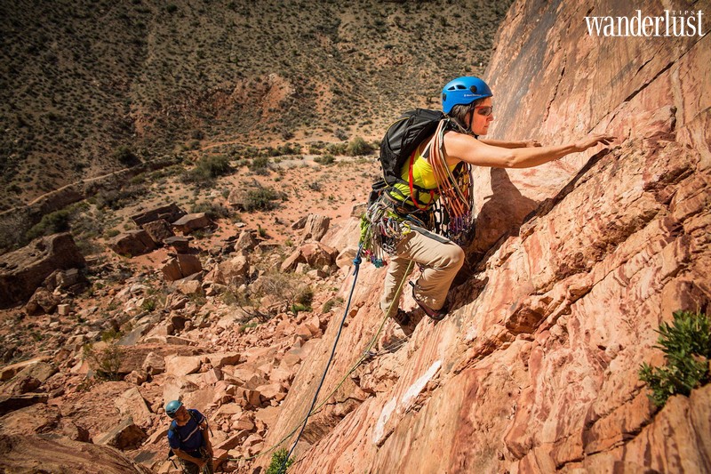 Tạp chí Wanderlust Tips | Những đôi giày du lịch mọi cô gái đều phải có cho những chuyến đi