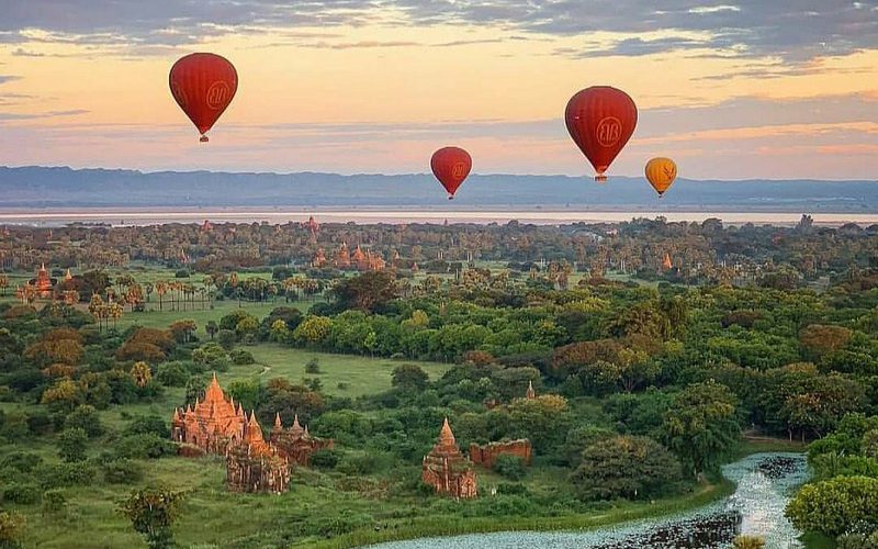 Tạp chí Du lịch Wanderlust Tips | Myanmar: Thực tại mà ngỡ như mơ tại lễ hội khinh khí cầu Bagan