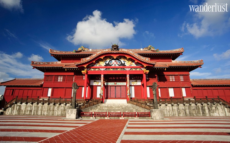 Tạp chí Du lịch Wanderlust Tips | Nhật Bản: Lâu đài cổ Shuri chìm trong biển lửa
