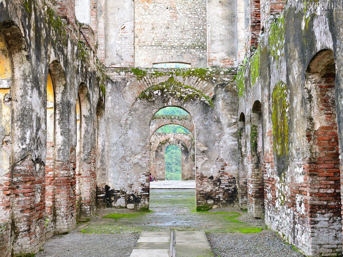 Tạp chí Du lịch Wanderlust Tips | Những pháo đài đá sừng sững ở Haiti