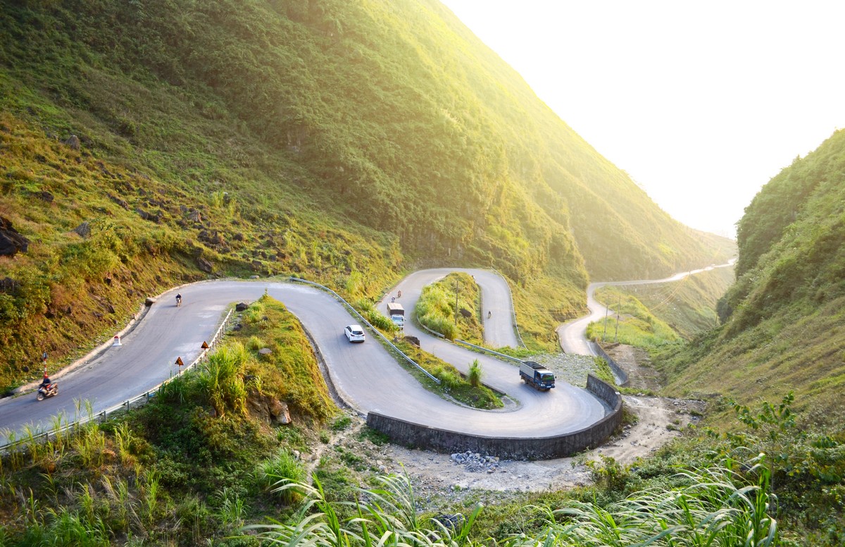 Tạp chí Du lịch Wanderlust Tips | Việt Nam và những cung đường chinh phục trái tim