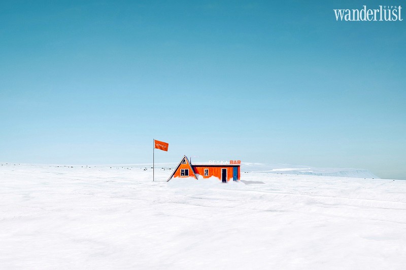 Tạp chí Du lịch Wanderlust Tips Thưởng thức cocktail tại quán bar đầu tiên trên sông băng ở Iceland