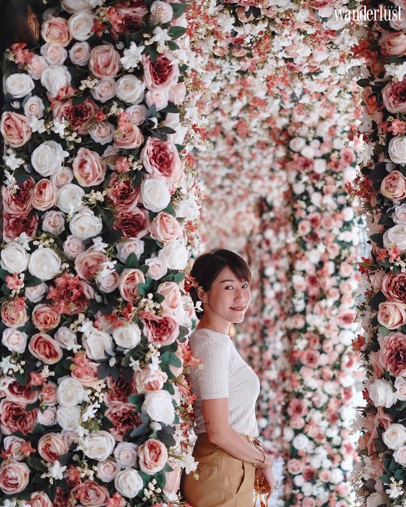 Tạp chí du lịch Wanderlust Tips | Bangkok: Xuất hiện quán cà phê cố tích dành cho các tín đồ “sống ảo”