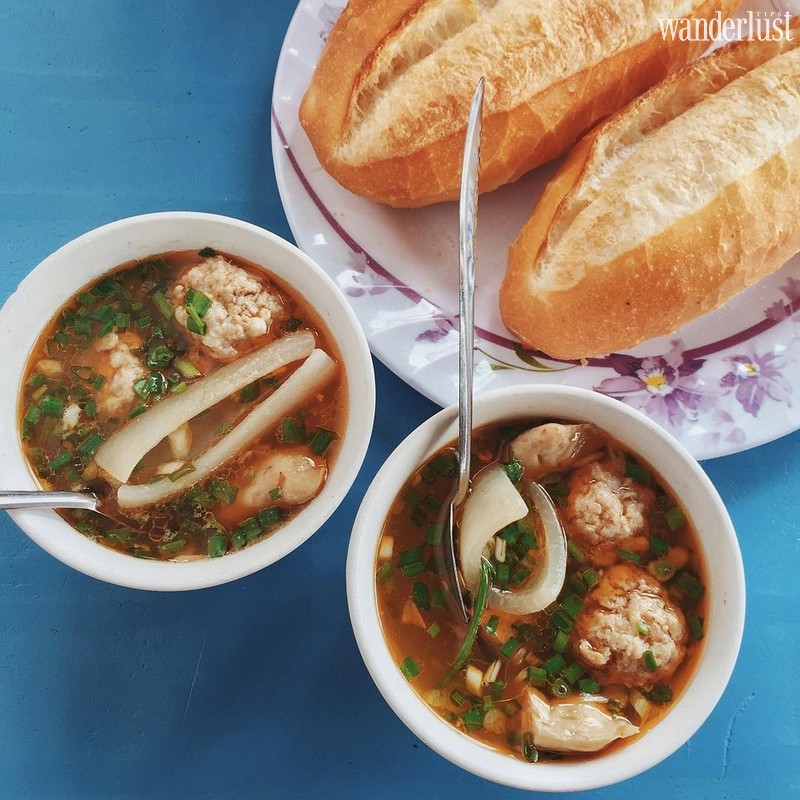 Tạp chí Du lịch Wanderlust Tips | Bánh mì xíu mại - món ăn đánh thức buổi sáng của người Đà Lạt