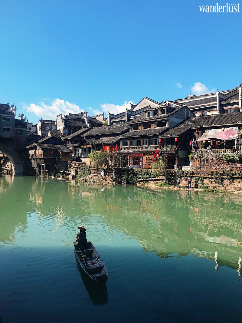 Tạp chí Du lịch Wanderlust Tips | Phượng Hoàng Cổ Trấn: hành trình cảm hứng của sự huyền bí và cổ trang Trung Hoa