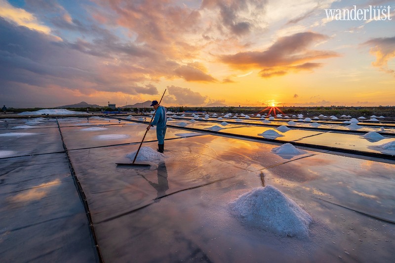 Tạp chí Du lịch Wanderlust Tips | Hòn Khói, Nha Trang, cánh đồng muối vô tận nhìn qua cứ ngỡ tuyết phủ trắng
