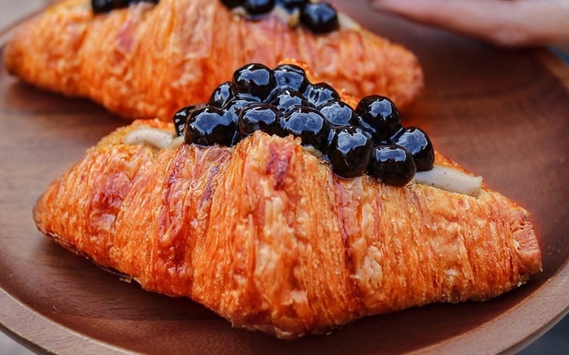 Bánh sừng bò trân châu đen: Món ăn lạ “khuấy đảo” giới trẻ Đài Loan