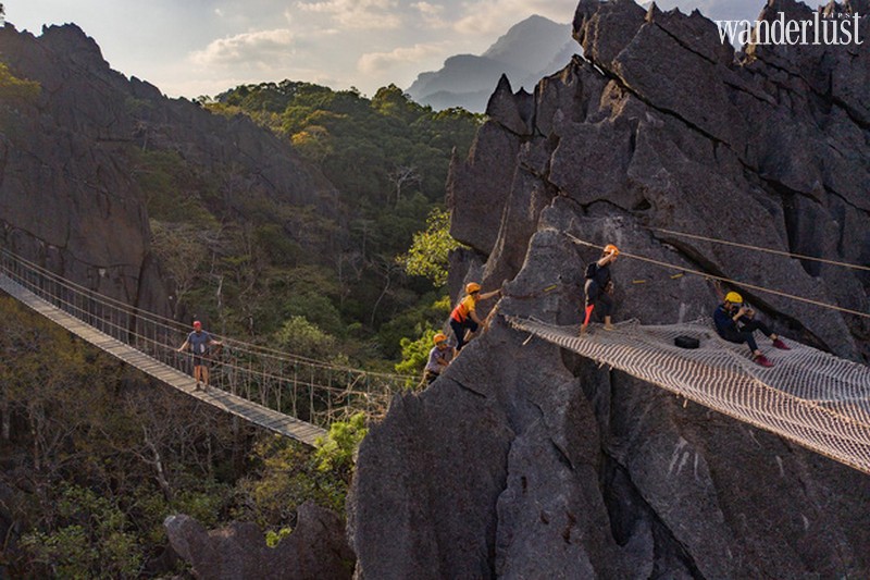 Tạp chí Du lịch Wanderlust Tips | Đi qua vực thẳm chỉ bằng tấm lướt - trải nghiệm mạo hiểm sắp ra mắt ở Lào