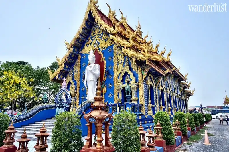 Tạp chí Du lịch Wanderlust Tips | Đền Xanh: Choáng ngợp trước màu xanh dát vàng