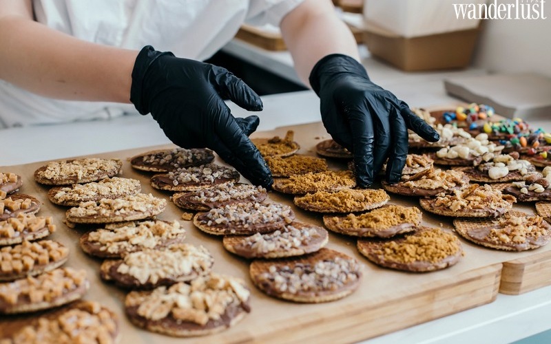 Thích thú với món bánh Stroopwafel sắc màu tại Amsterdam 5 wanderlust tips thich thu voi mon banh stroopwafel sac mau tai amsterdam3 1