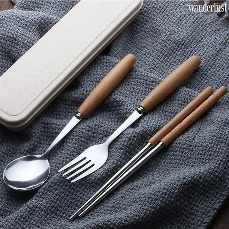 Du lịch thời bệnh dịch và những món đồ không thể thiếu 10 Tạp chí Du lịch Wanderlust Tips | Du lịch thời bệnh dịch Covid-19 và những món đồ không thể thiếu