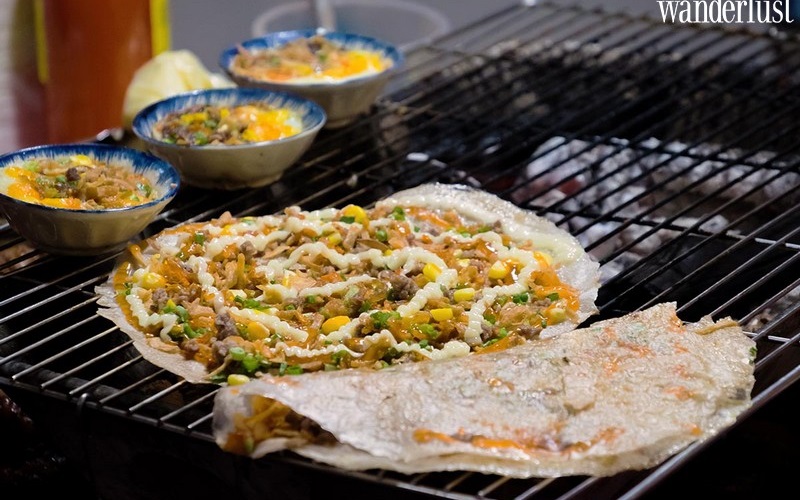 Bánh tráng nướng: Món pizza hấp dẫn của riêng người Việt
