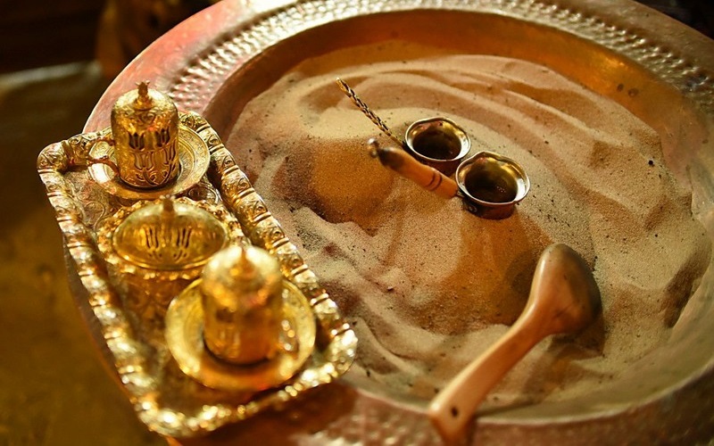 Thưởng thức ly cà phê cát thơm lừng và ấn tượng tại Thổ Nhĩ Kỳ