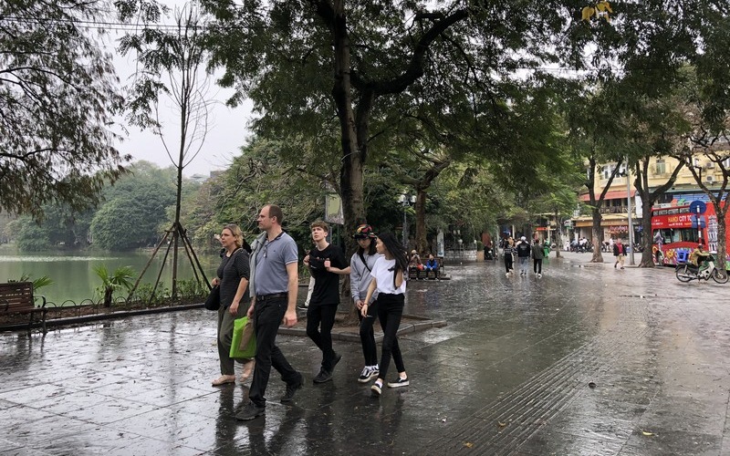 Việt Nam tạm dừng miễn thị thực với 8 nước châu Âu