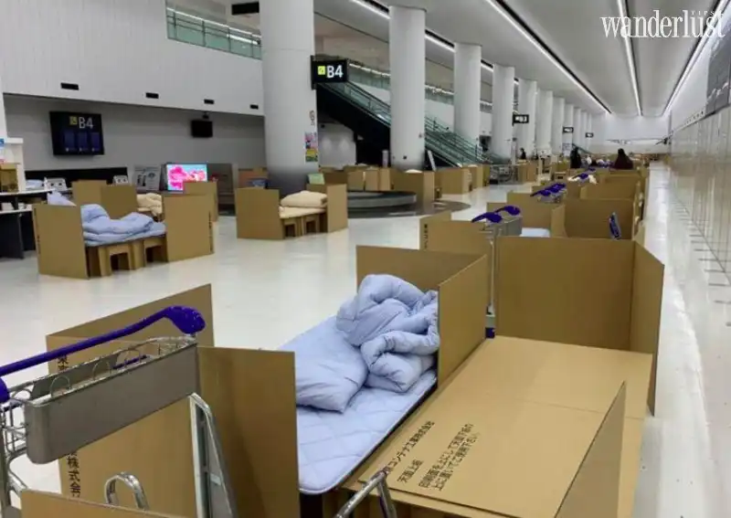 Tạp chí Wanderlust Tips | Kỳ lạ khách sạn bằng giấy ở sân bay Narita