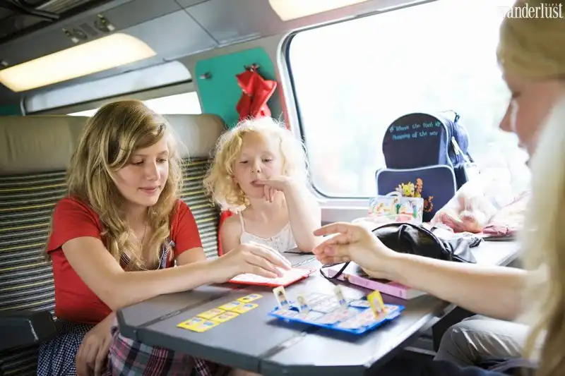 Du lịch tàu hỏa cùng trẻ nhỏ không khó 8 Tạp chí du lịch Wanderlust Tips | Bí quyết du lịch tàu hỏa cùng trẻ nhỏ