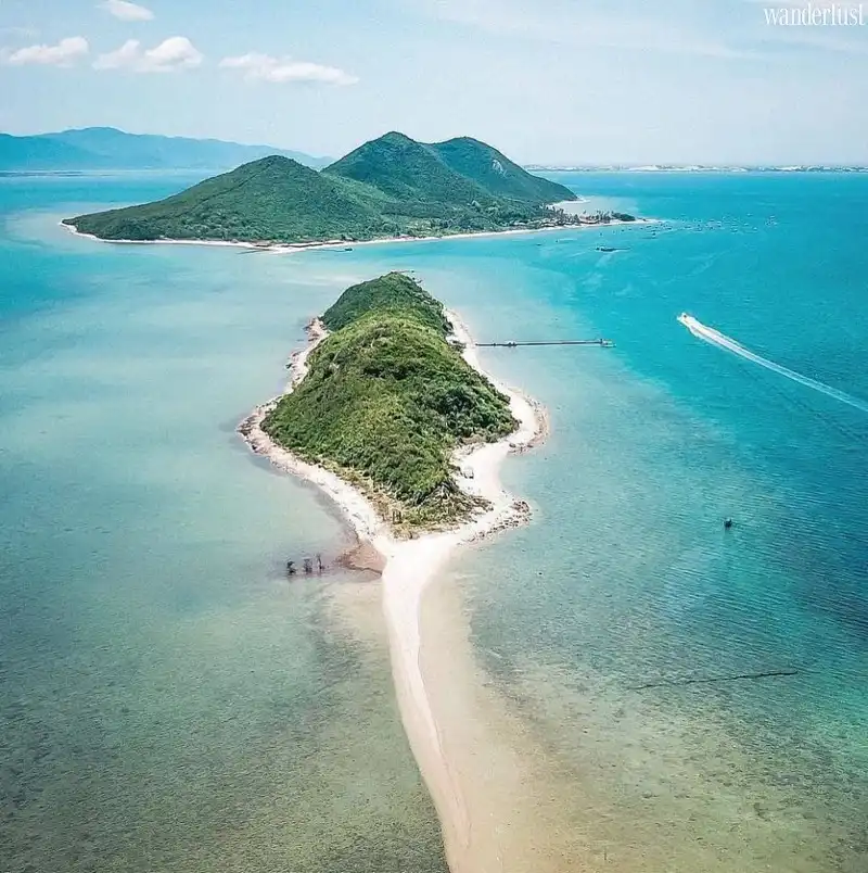 Tạp chí Du lịch Wanderlust Tips | Điểm danh những bãi biển bình yên trong mùa du lịch hè 