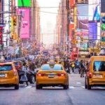 Uber và taxi truyền thống: Lựa chọn nào rẻ?