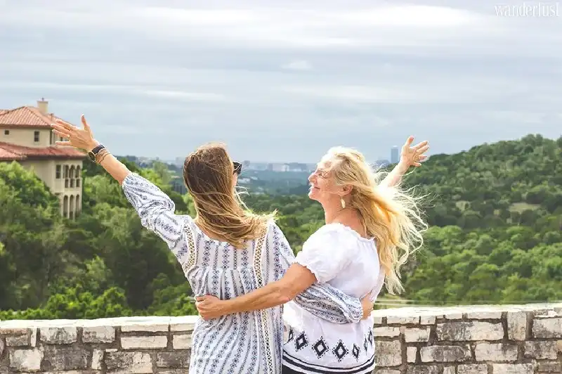 Tạp chí du lịch Wanderlust Tips | Nắm tay mẹ đi khắp muôn nơi