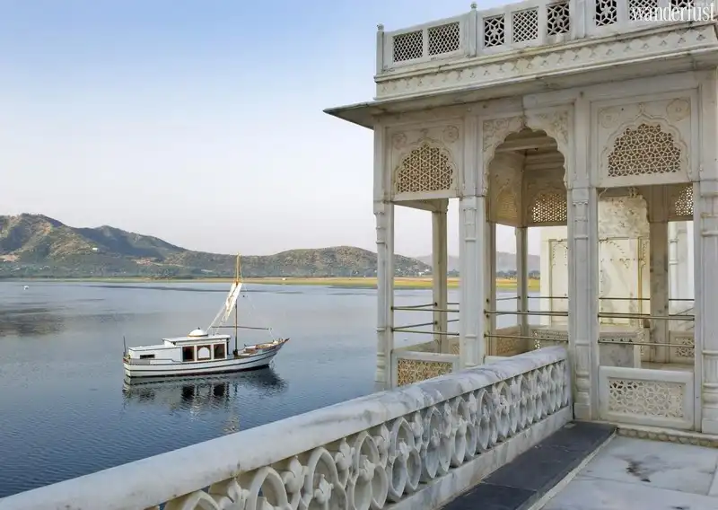 Tạp chí Du lịch Wanderlust Tips | Bồng bềnh cùng những khu nghỉ nổi trên mặt nước