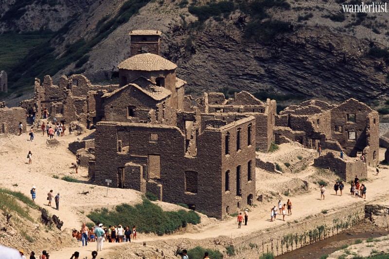 Mê mẩn ngôi làng cổ ẩn mình dưới nước